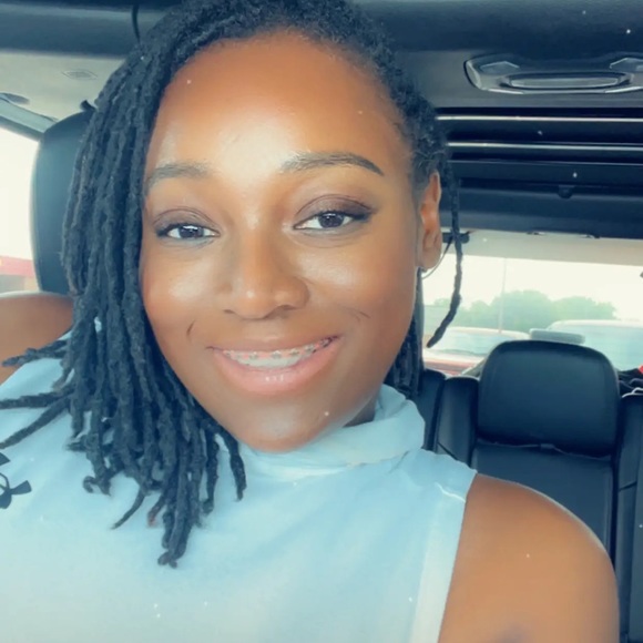 Meet your Posher, Ashley - Picture 2 of 3